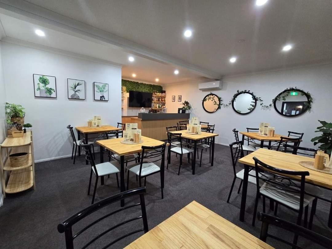 קינגארוי Ascot Lodge Motor Inn מראה חיצוני תמונה