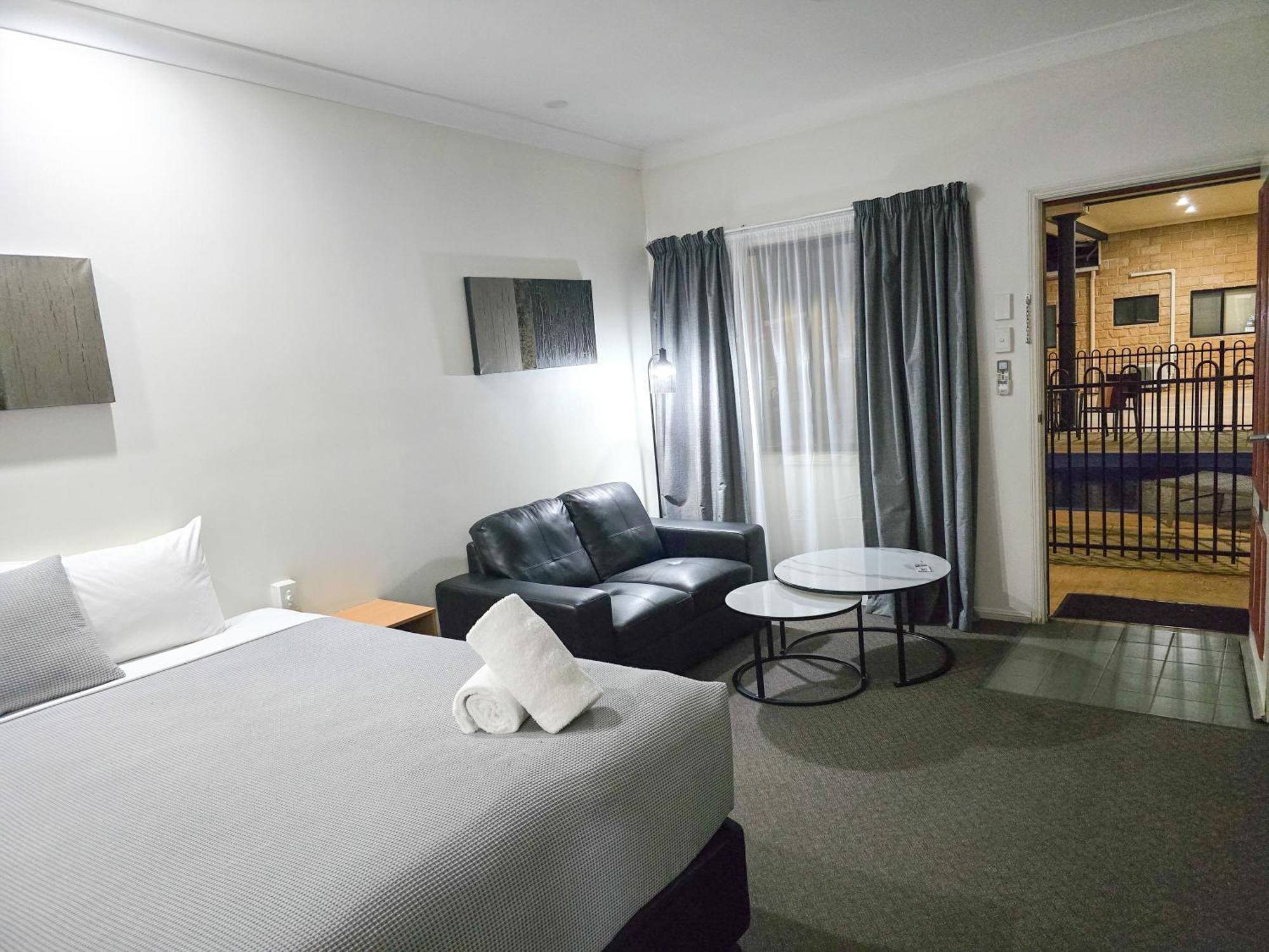 קינגארוי Ascot Lodge Motor Inn מראה חיצוני תמונה