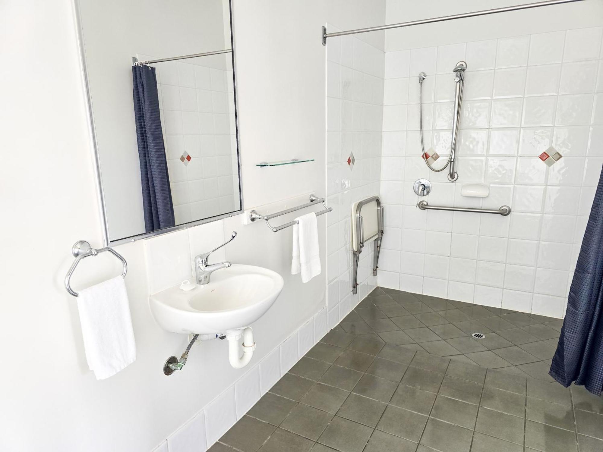 קינגארוי Ascot Lodge Motor Inn מראה חיצוני תמונה