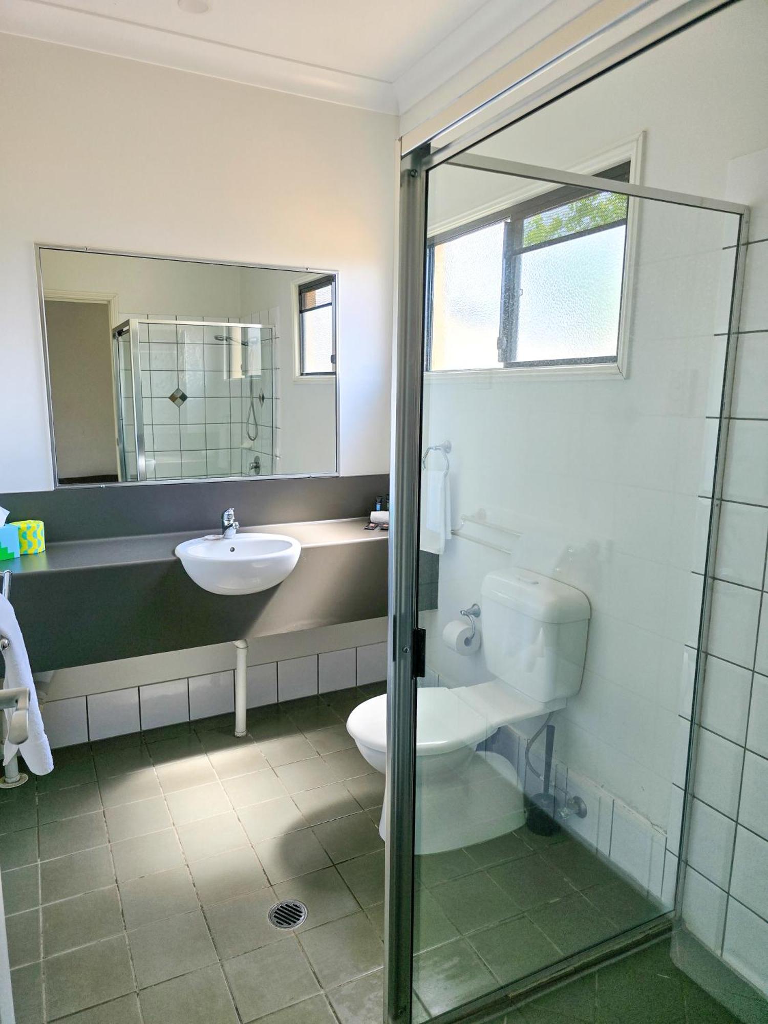 קינגארוי Ascot Lodge Motor Inn מראה חיצוני תמונה