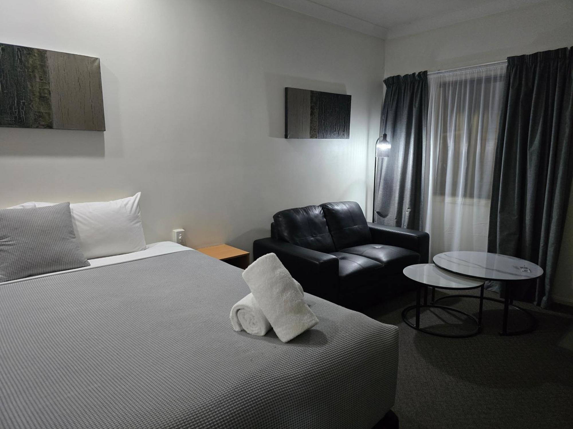 קינגארוי Ascot Lodge Motor Inn מראה חיצוני תמונה