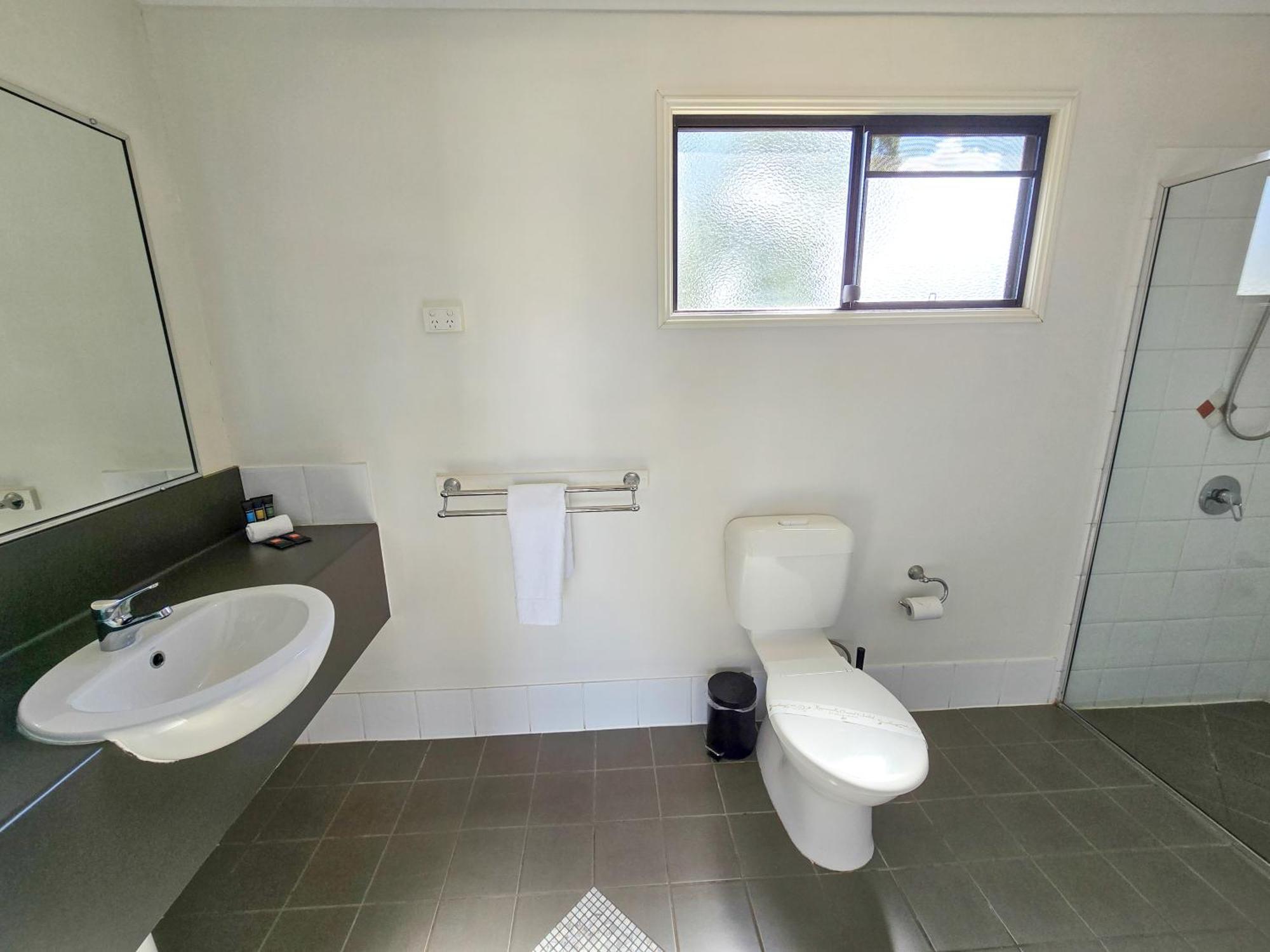 קינגארוי Ascot Lodge Motor Inn מראה חיצוני תמונה