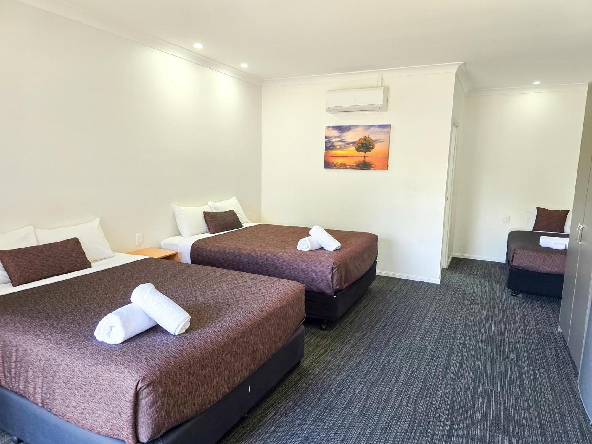 קינגארוי Ascot Lodge Motor Inn מראה חיצוני תמונה