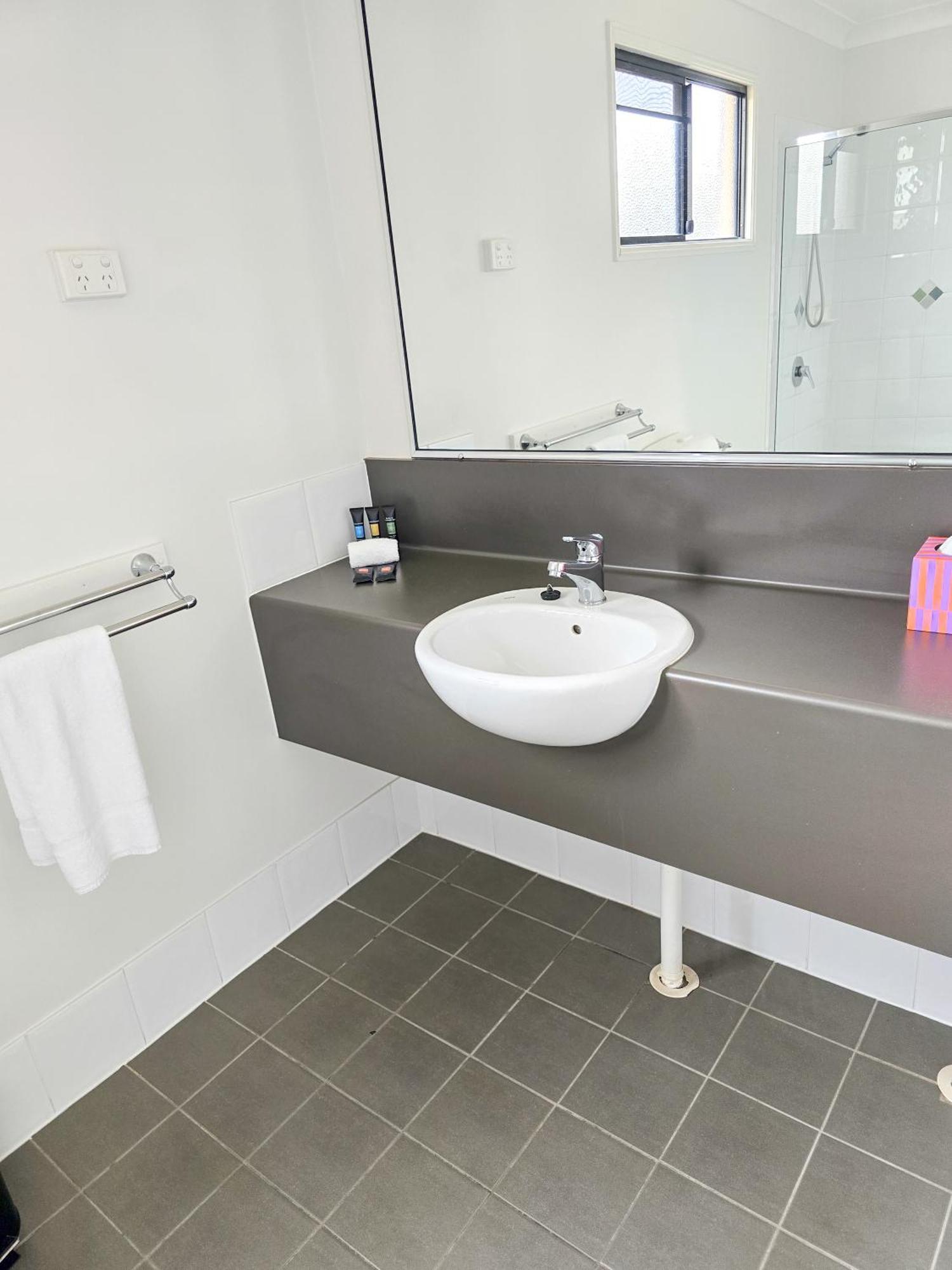 קינגארוי Ascot Lodge Motor Inn מראה חיצוני תמונה