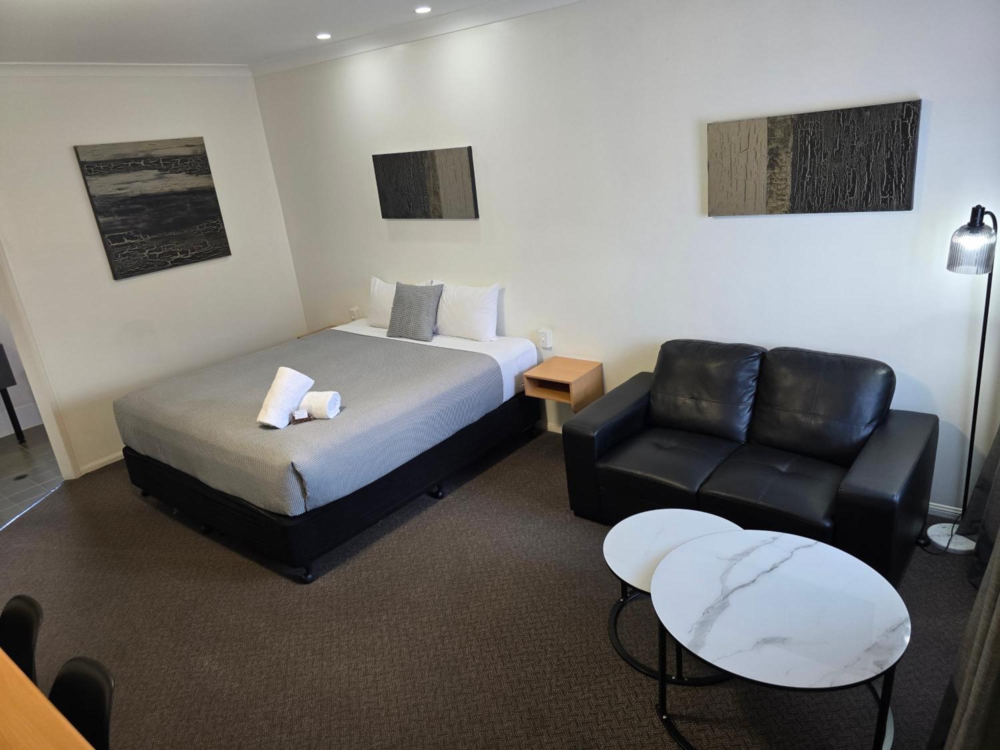 קינגארוי Ascot Lodge Motor Inn מראה חיצוני תמונה