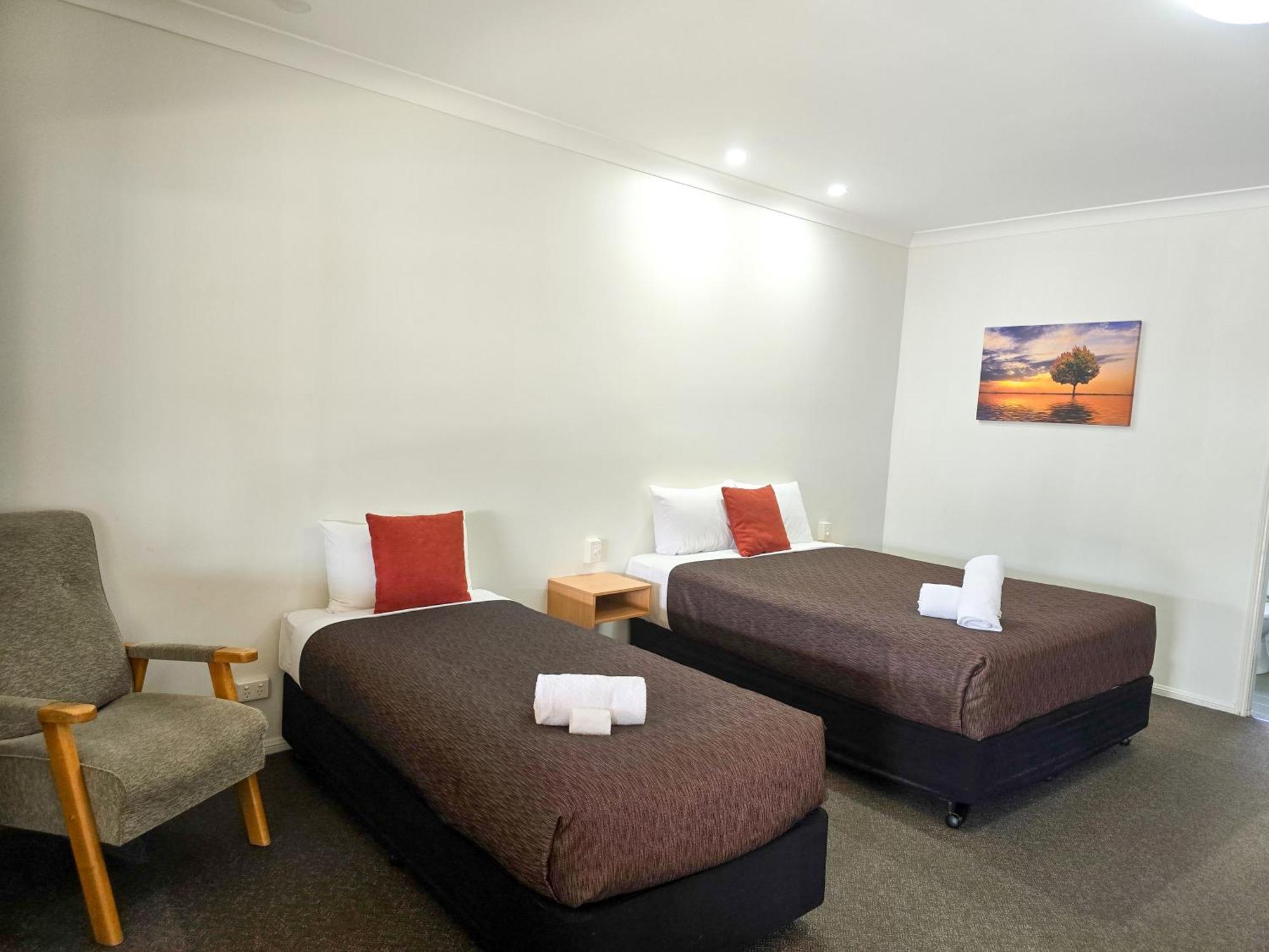 קינגארוי Ascot Lodge Motor Inn מראה חיצוני תמונה