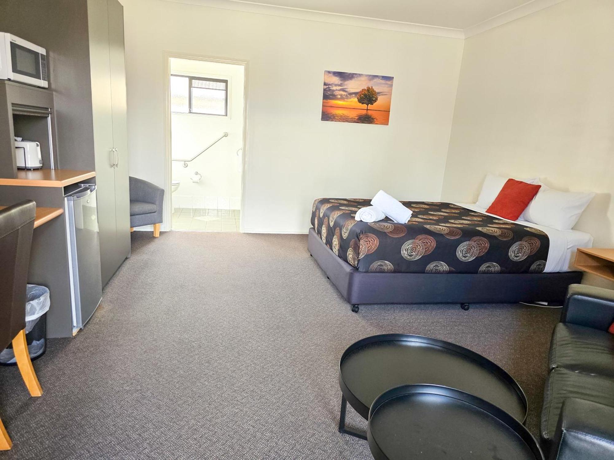 קינגארוי Ascot Lodge Motor Inn מראה חיצוני תמונה